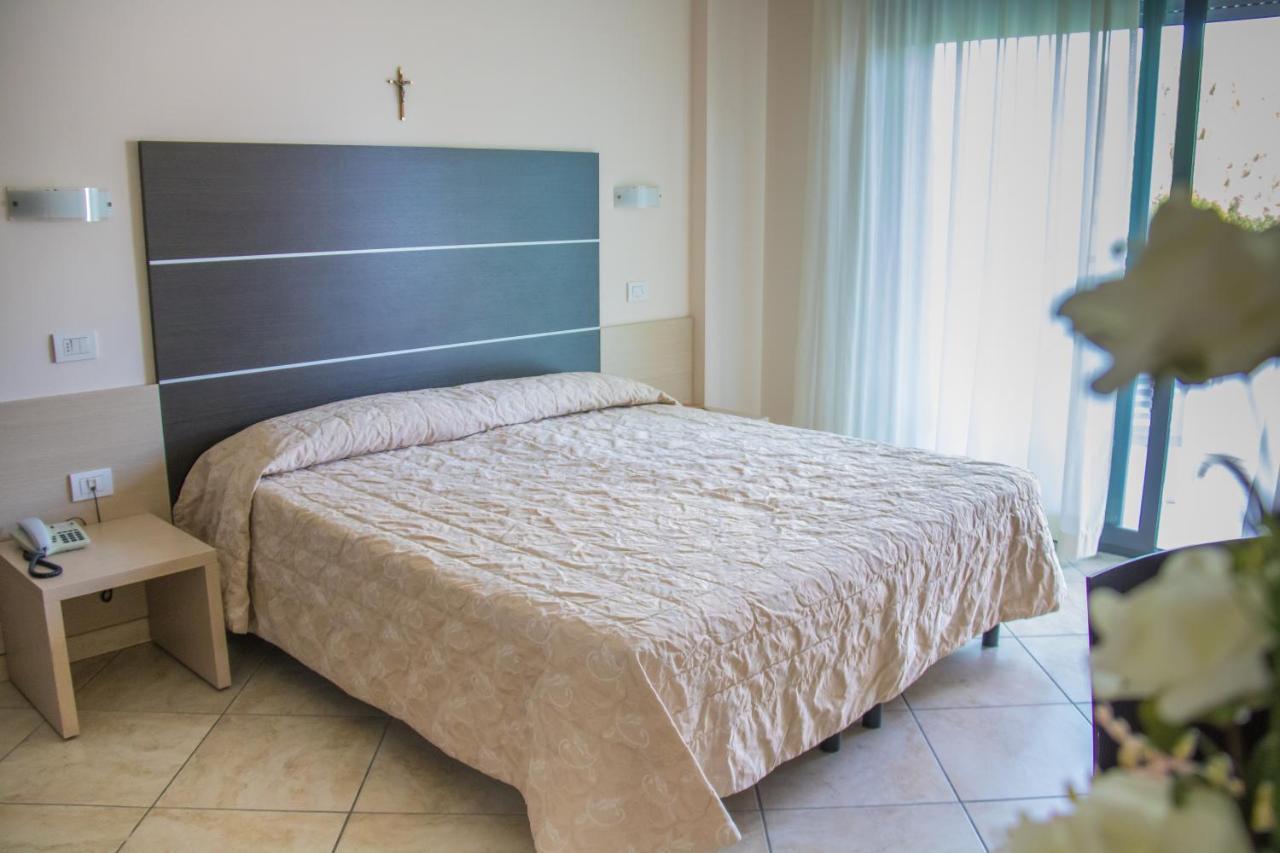 Renzo Hotel Cesenatico Ngoại thất bức ảnh
