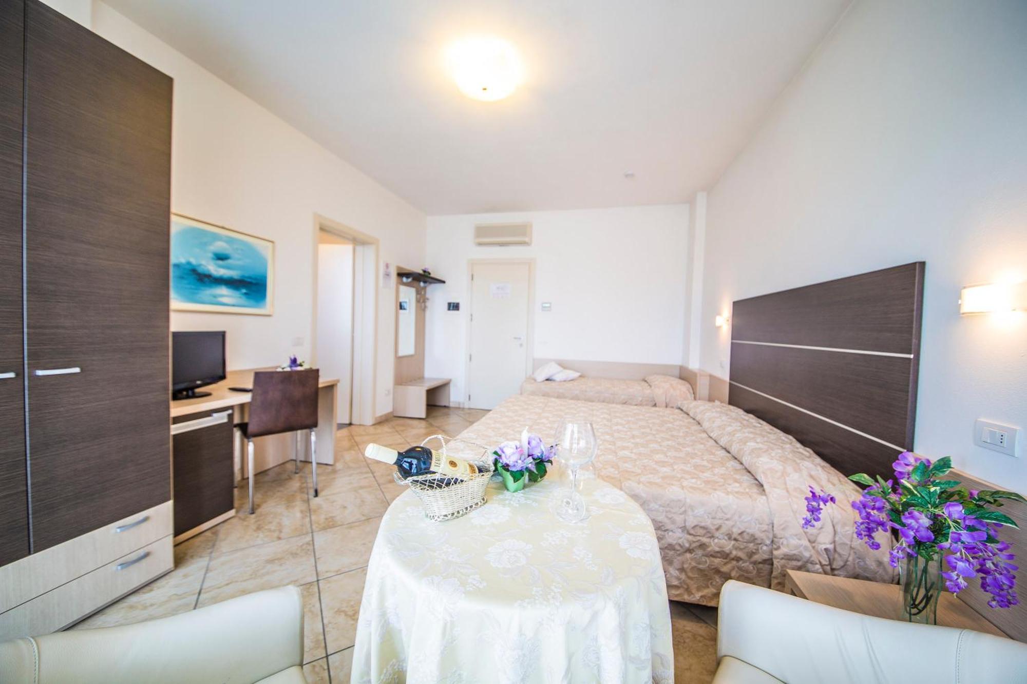 Renzo Hotel Cesenatico Ngoại thất bức ảnh