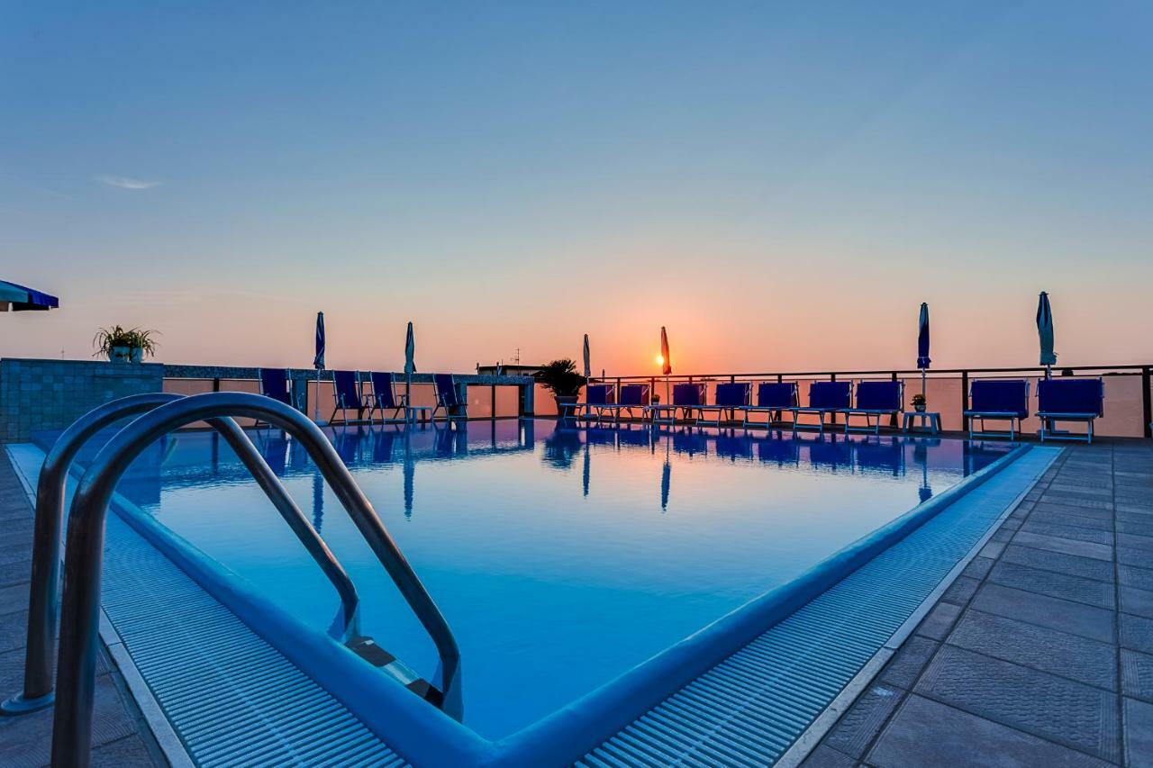Renzo Hotel Cesenatico Ngoại thất bức ảnh